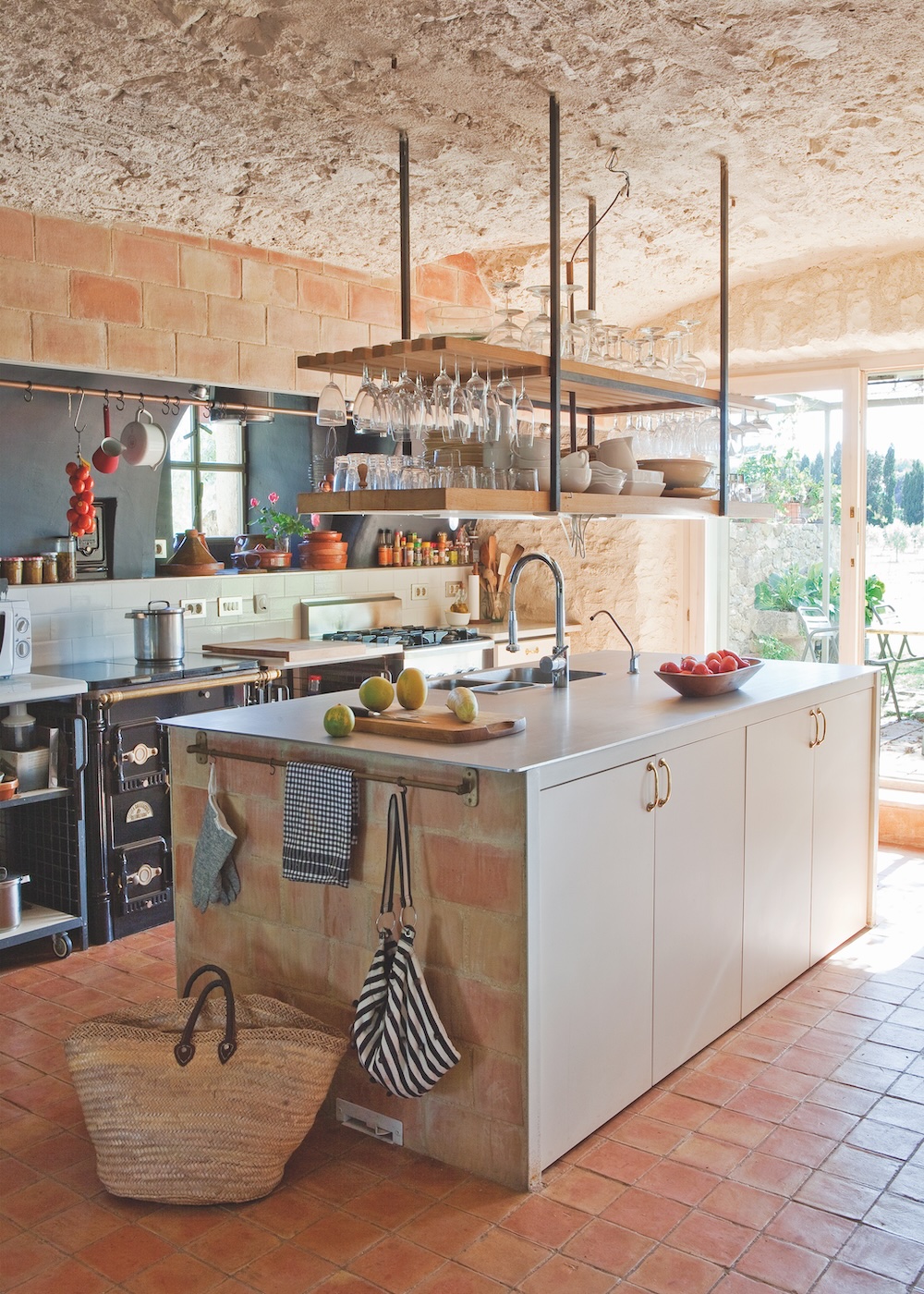 Una cocina con vistas al campo